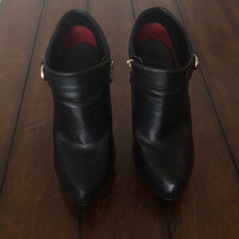 Pointed Ankle Bootie Heel
